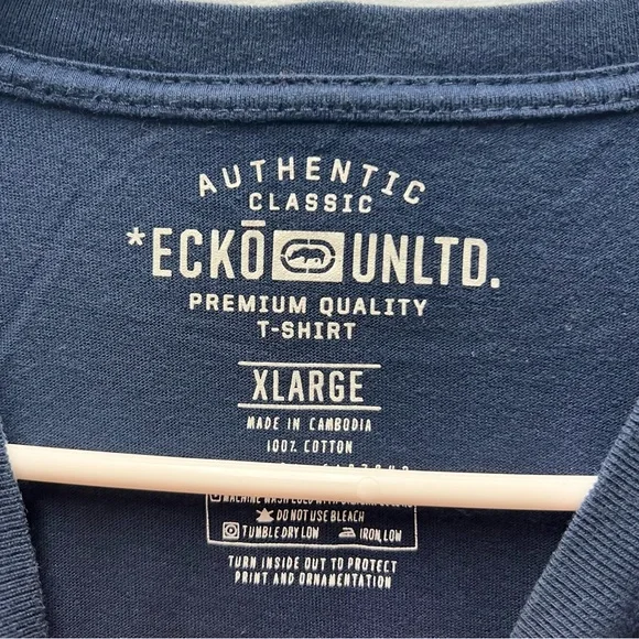 Ecko Unlimited Dark Blue T-Shirt with Red Graphic - Picture 3 of 3